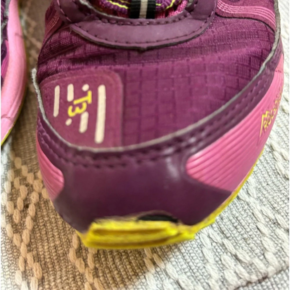 Salming Womens Trail T3 RunLite RocShield Trail Running Shoes, Size 7.5, Magenta - Picture 6 of 11